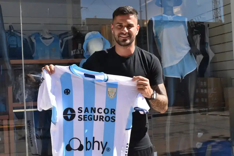 Gian Luca Pugliese, ex Chacarita Jr., es la nueva incorporación para "La Crema"