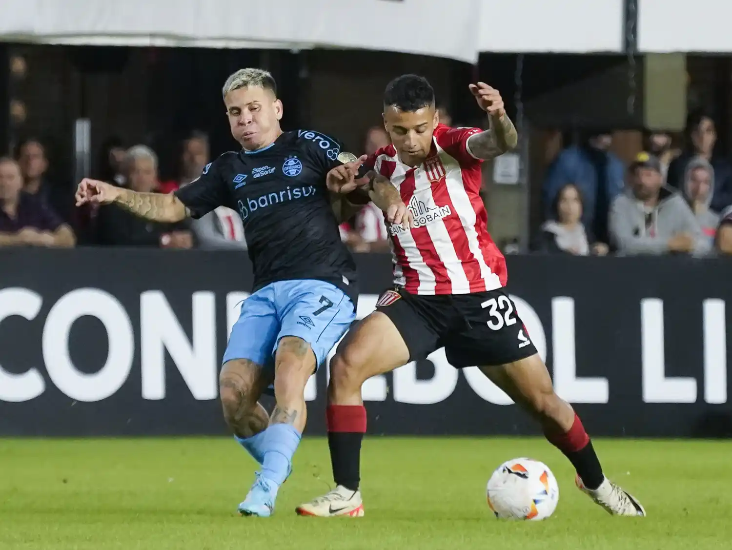 Palacios le gana la posición a Soteldo.