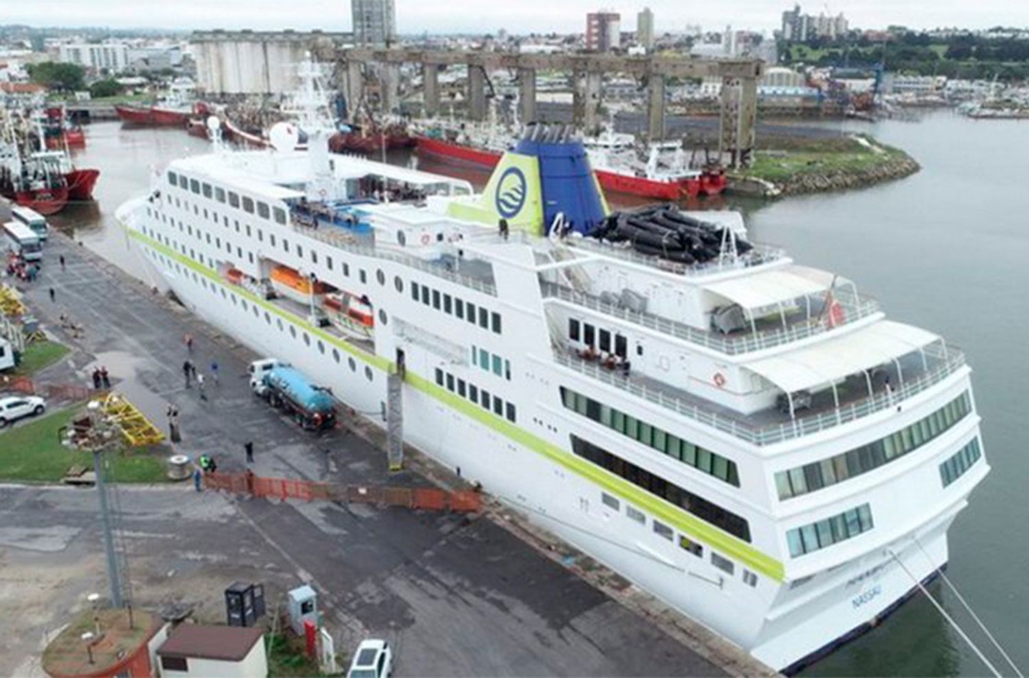 Detectaron un caso positivo de COVID-19 en el crucero que llegó de África