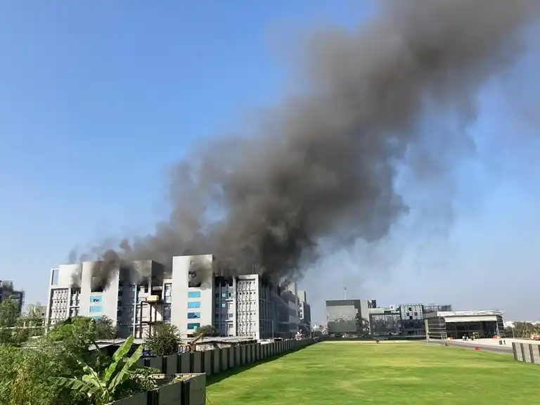 Incendio en una de las sedes del mayor fabricante de vacunas contra el Covid del mundo