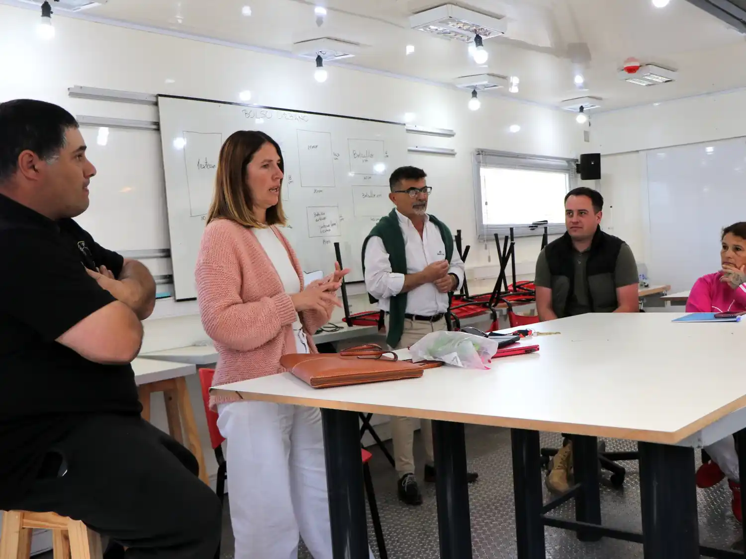 La profesora Soledad Zubia orientó la experiencia