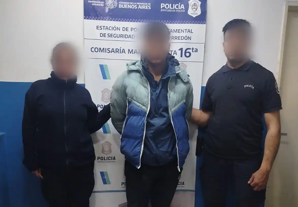 El sujeto circulaba junto a otro motociclista, que logró darse a la fuga.