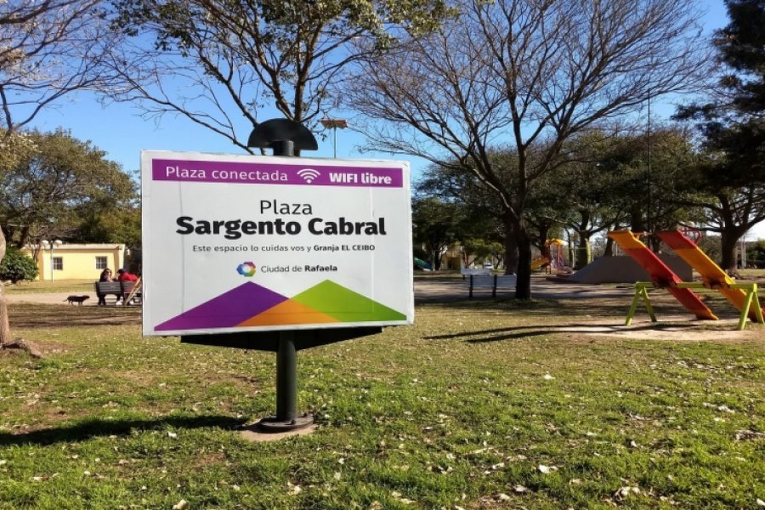 La Plaza Sargento Cabral se ubica en Candiotti y Estanislao del Campo