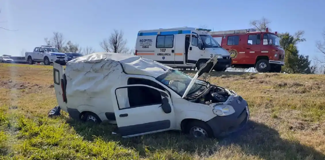 Despistó una camioneta en la Ruta 12: dos mujeres fueron hospitalizadas