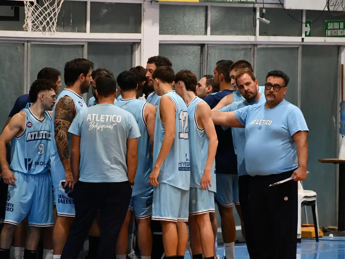 A las 21:30,el León recibe a la Crema.Foto: @OficialAMSyD