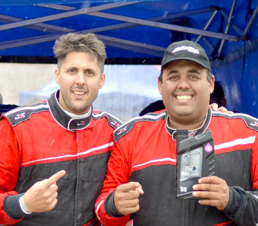 Premiados. En la clasificación de la Clase 1, los hermanos Juan Manuel y Leandro Ferrari, al obtener la pole con el Jeep/Chevrolet