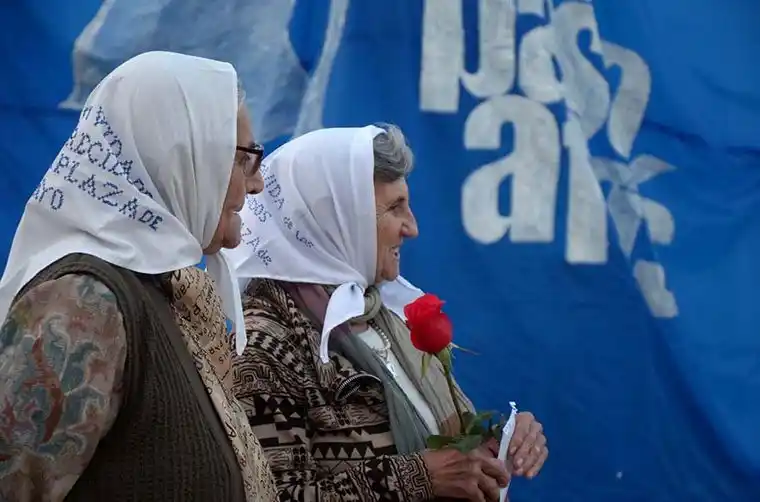 Se conmemoraron los 45 años de la Madres de Plaza de Mayo