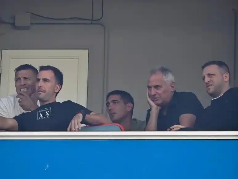 madelonn en la tribuna  union sf