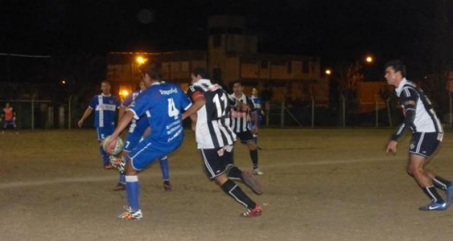 Fútbol: Atlético venció 2 a 1 a General San Martín
