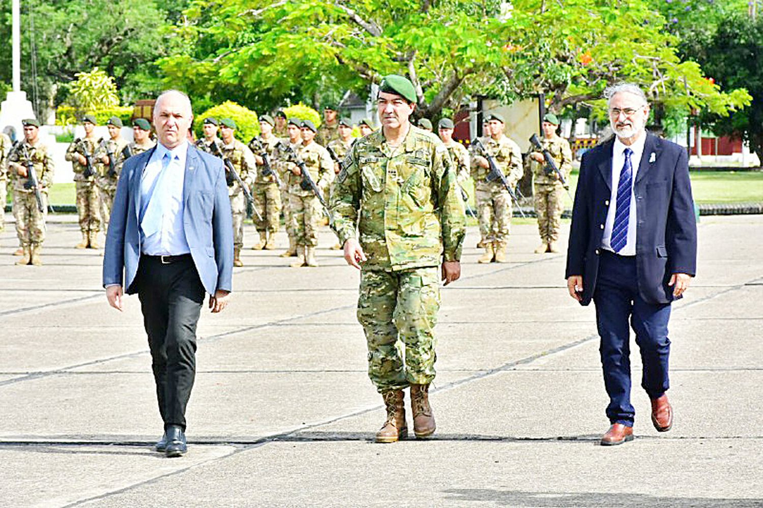 En solemne ceremonia, entregaron 
medallas de reconocimiento a excombatientes