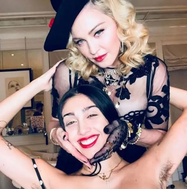 Polémica imagen de Madonna y su hija