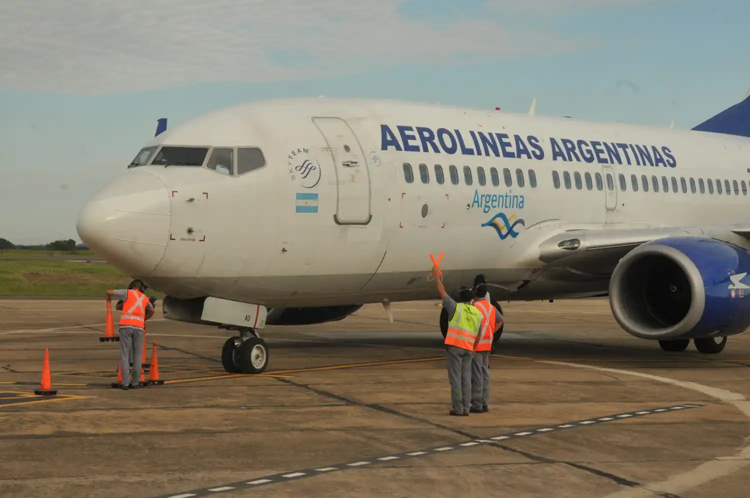Aerolíneas Argentinas concretó el primer embarque de cerezas a China
