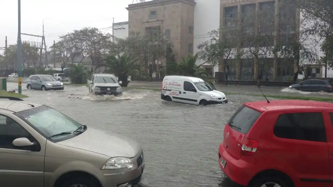 Arroyo confirmó que continuará el temporal: "Eviten salir de sus casas"