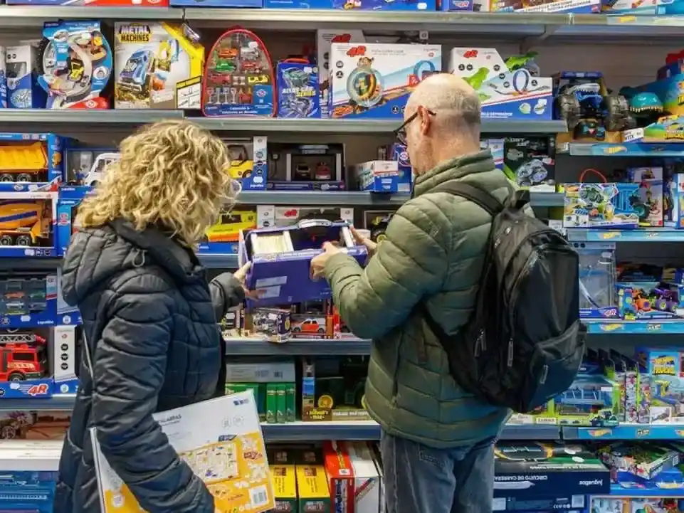Día del Niño: cayeron las ventas y desde CAME advierten: “La gente compra lo justo y necesario”