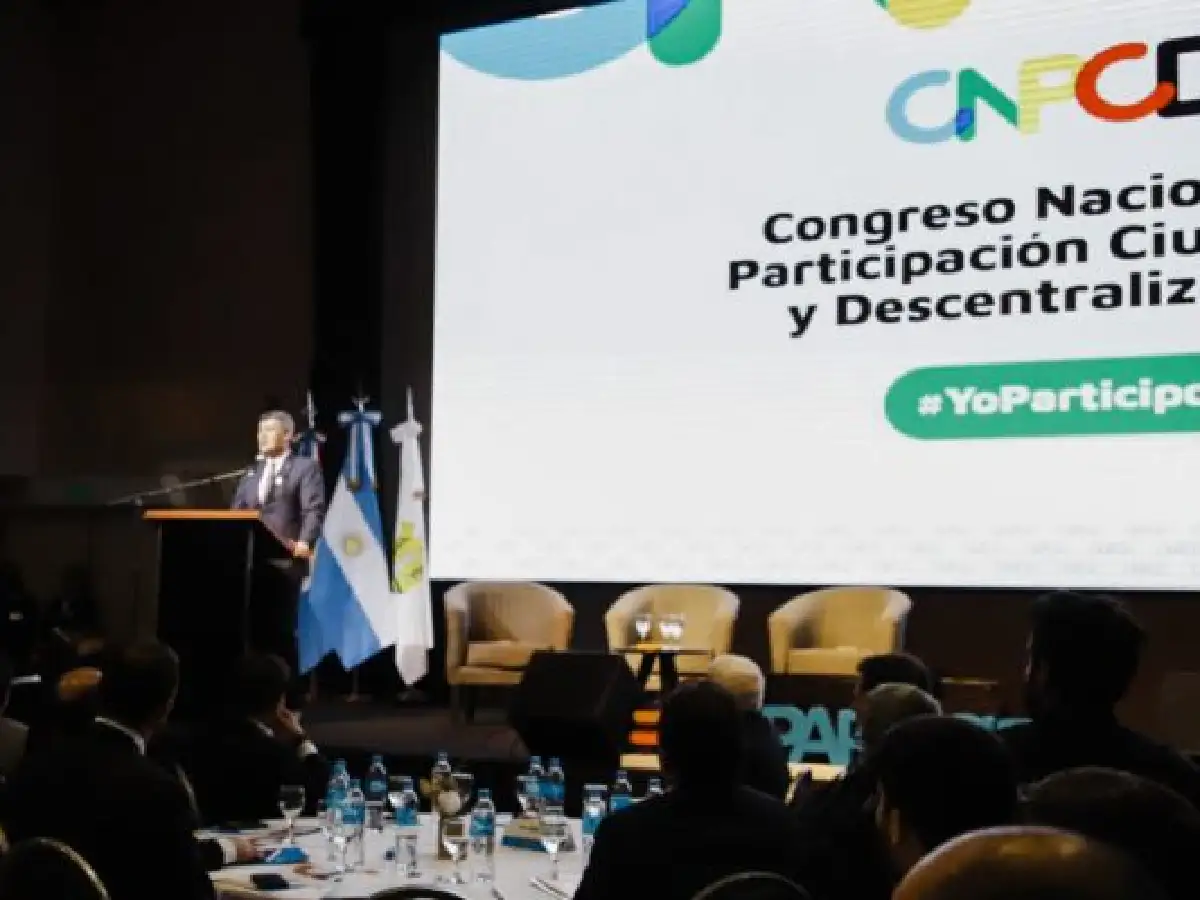 Llaryora cerró el Congreso de Participación Ciudadana y Descentralización