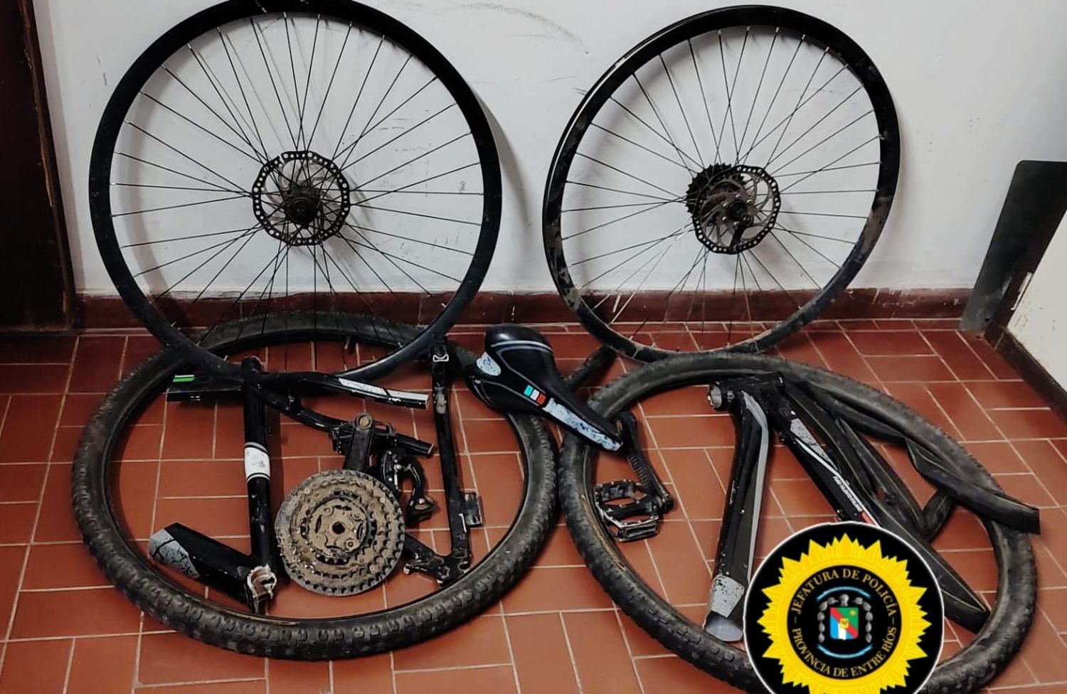 Esclarecen hurto de bicicleta en Nogoyá: las piezas fueron devueltas a su dueña