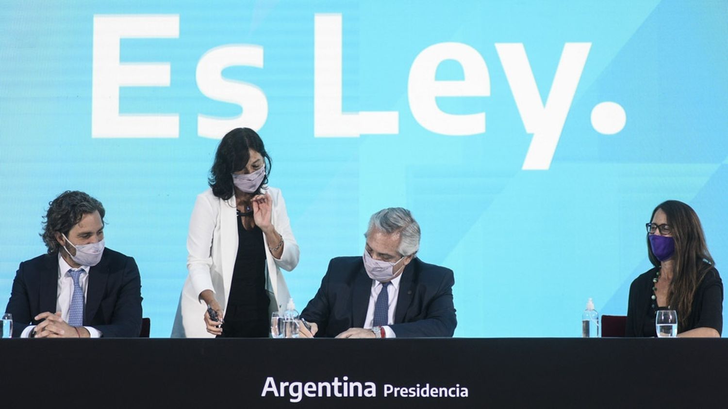 Oficializaron la promulgación del Aborto Legal en Argentina