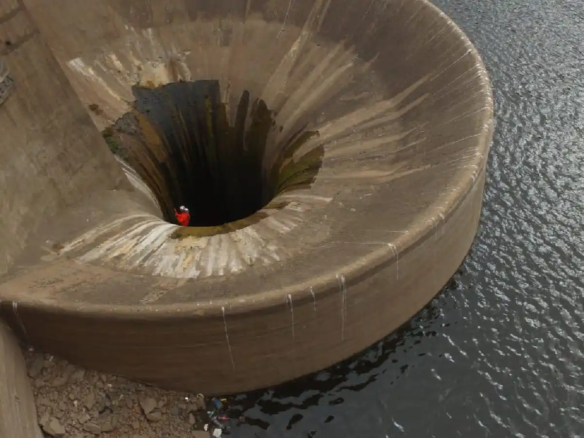Liberaron a los jóvenes que lanzaron una piedra al embudo del San Roque