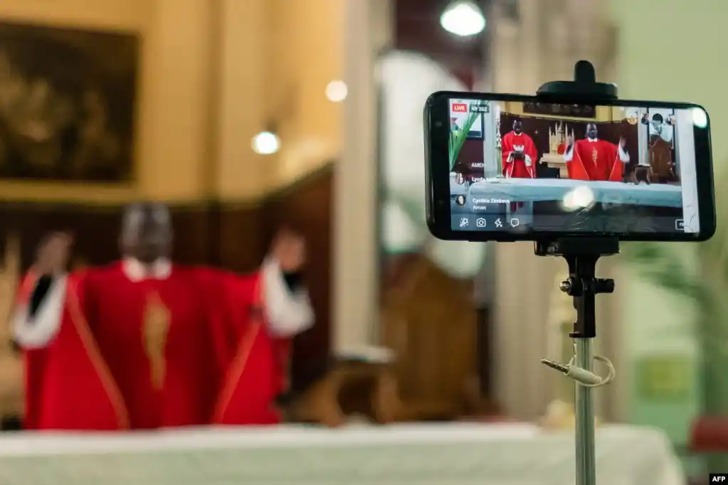 El servicio de la fe también con problemas económicos