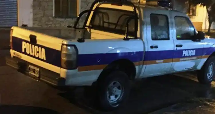 Quiso robar bicicletas de una casa y lo atraparon los vecinos