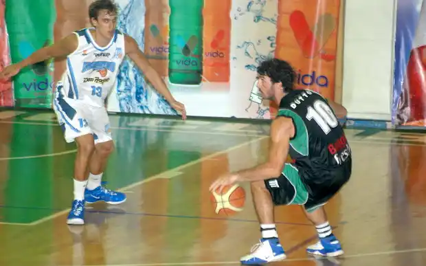 Racing tiene una parada difícil en Esperanza en la conferencia litoral