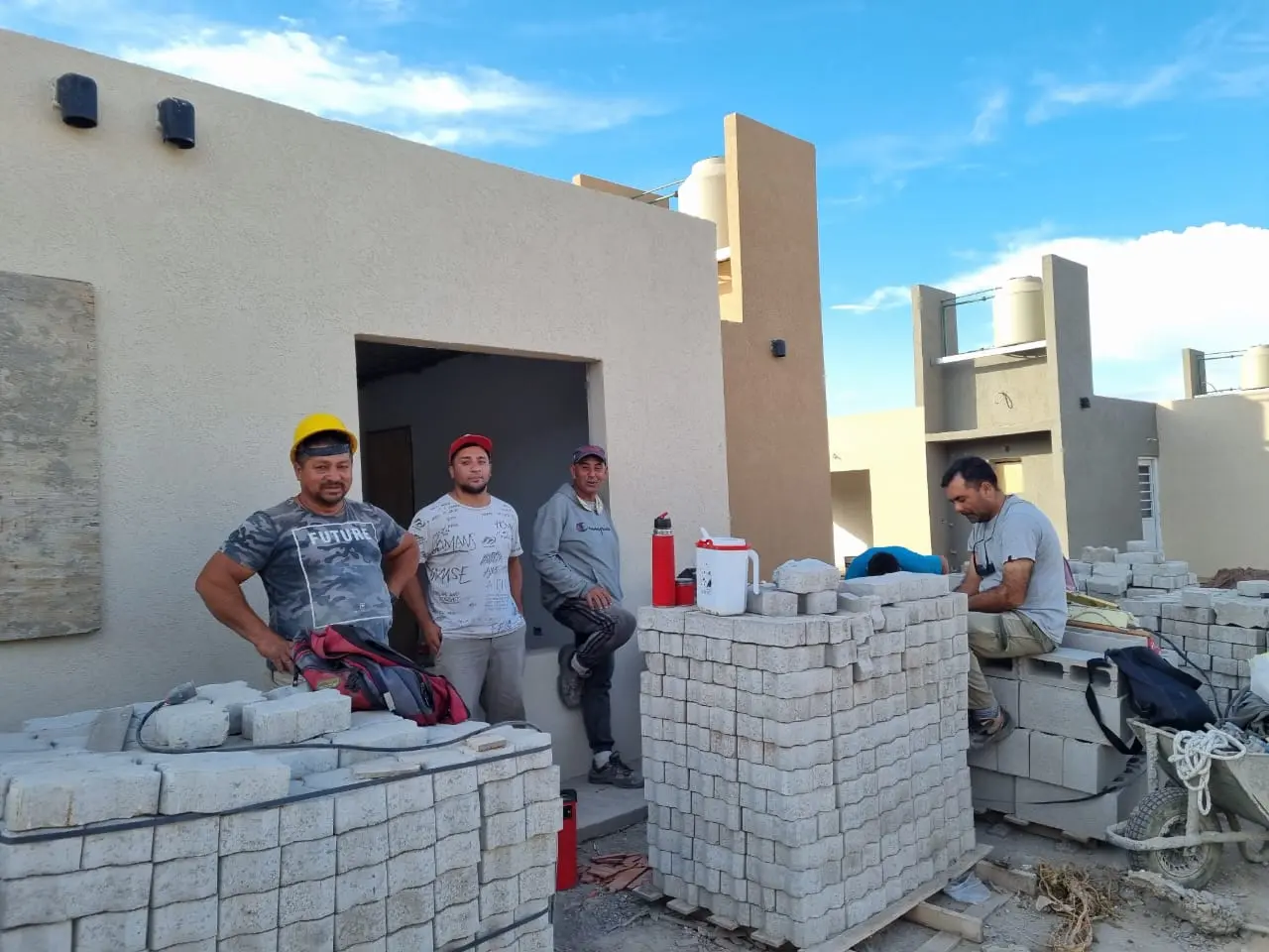 84 viviendas: tras el paro, Uocra acordó salario de convenio para los trabajadores de cooperativa Grupo Alfa