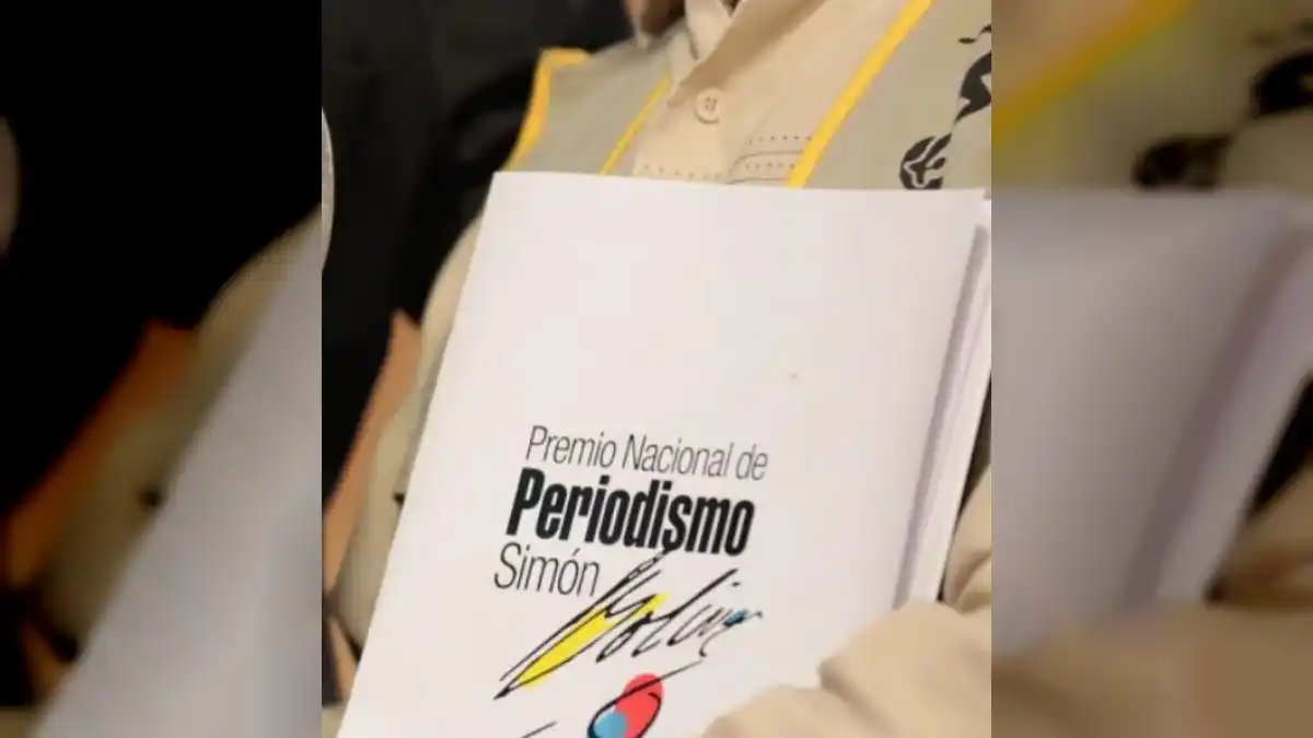 Presentan ganadores del Premio Nacional de periodismo Simón Bolívar