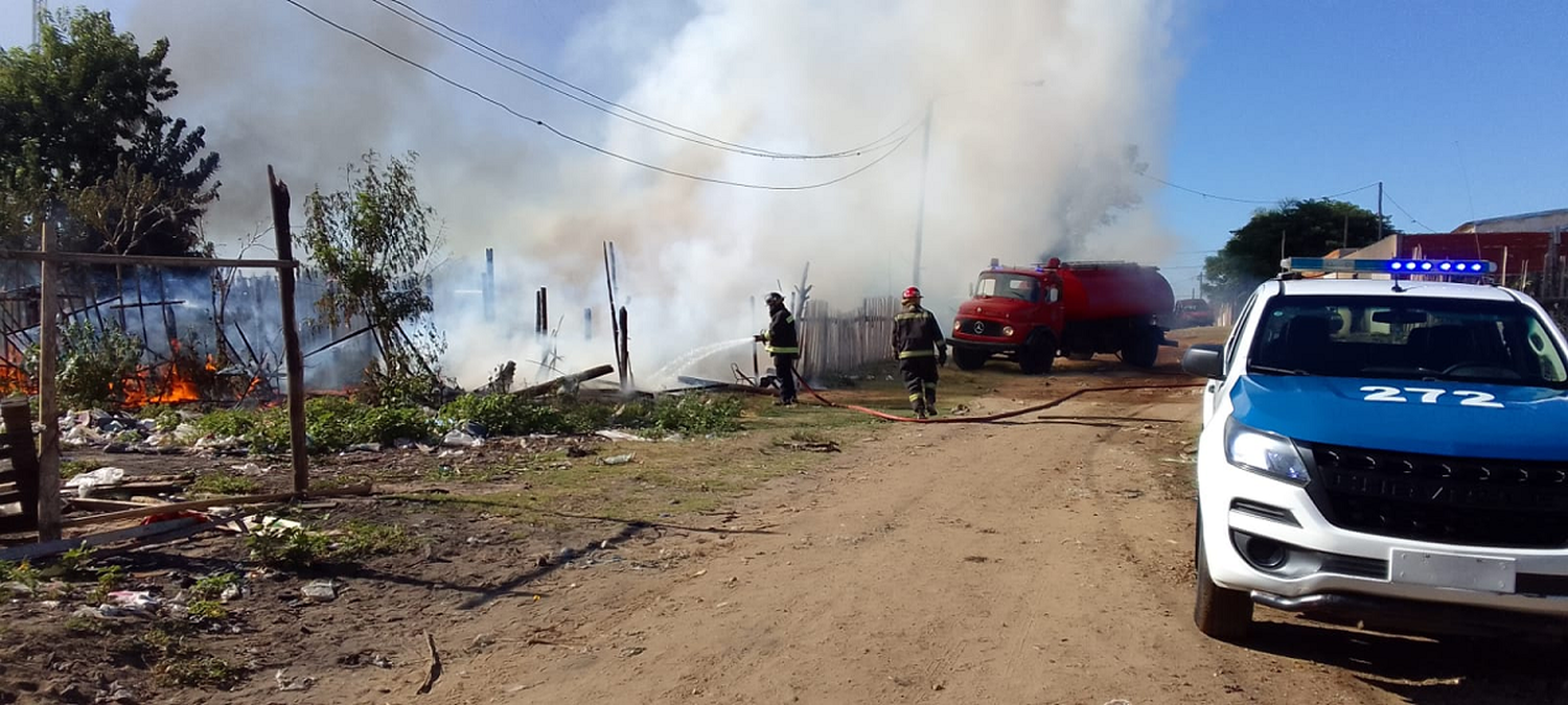 Una mujer habría incendiado intencionalmente su casa