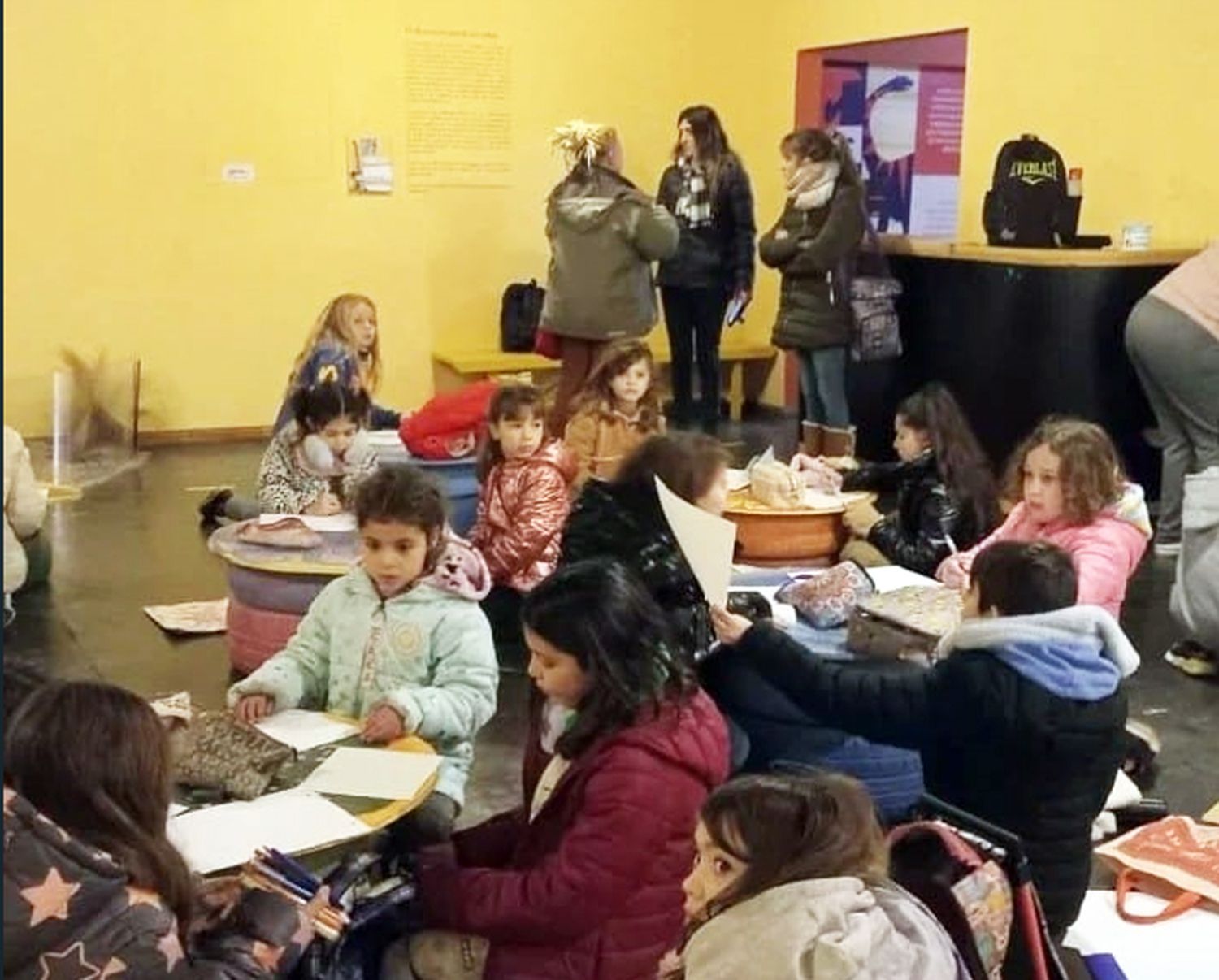 Visita. Los chicos en el Museo