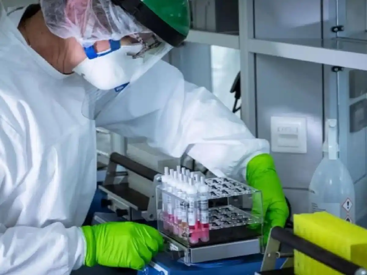 Coronavirus: la OMS cree que la vacuna no estará disponible de forma masiva antes de 2022