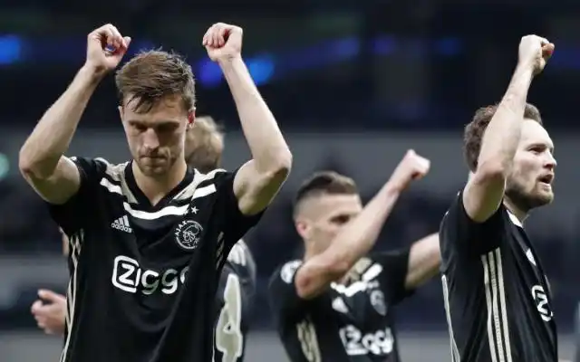 Con Tagliafico desde el comienzo, el Ajax le ganó al Tottenham 