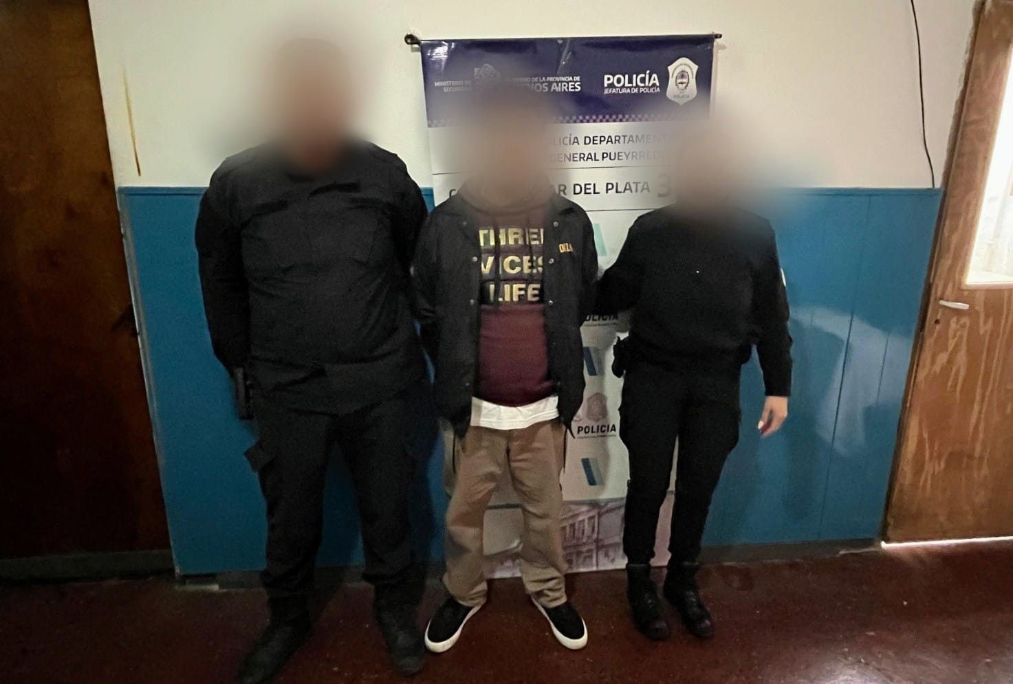 El malviviente poseía una orden de restricción por parte de su ex.