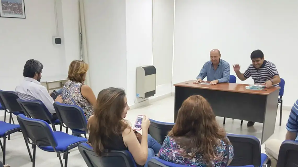 Se entregaron aportes a comunas y clubes del centro provincial