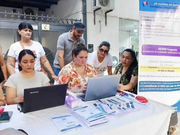 Brindan asesoramiento para la inscripción
al subsidio energético en la ciudad