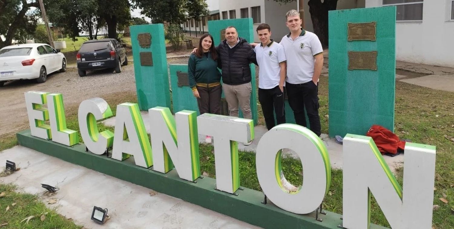 Participarán de las actividades Rocío Curto, Santino Alasia y Santiago Gariglio. Estarán acompañados por el Director de la Escuela Nº 299 “Carlos Sylvestre Begnis” de Sa Pereira, Mauricio Telmo. Foto: Gentileza