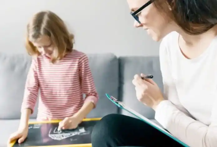 Exaltación de la Cruz: detuvieron a una falsa psicóloga que atendía a niños y adolescentes