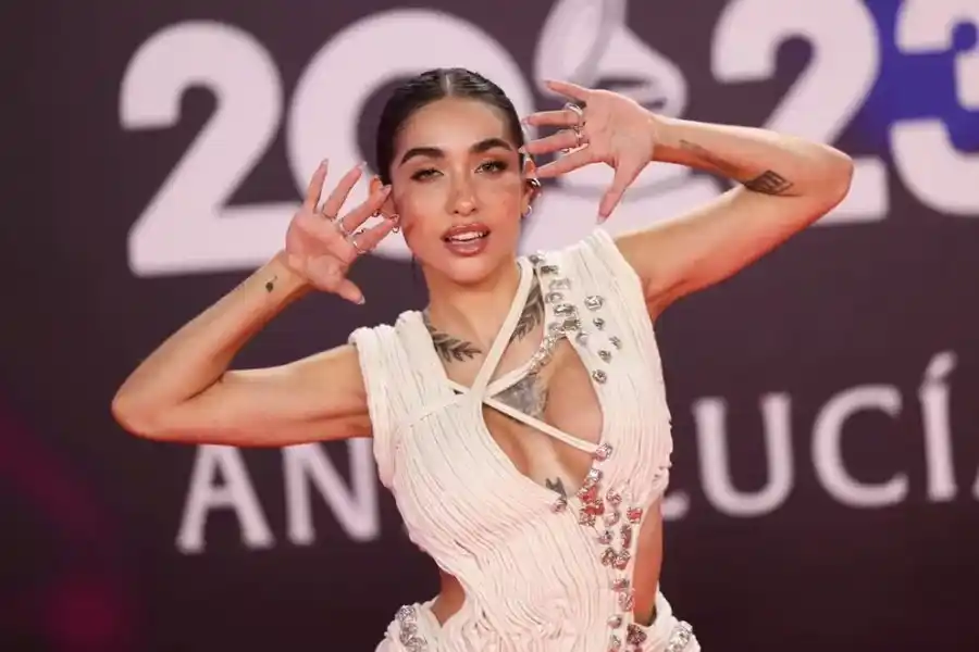 María Becerra reversionó un clásico de los ‘90 con una legendaria banda de cumbia