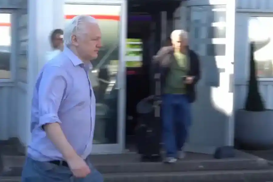 Julian Assange fue liberado tras declararse culpable de un cargo de la Ley de Espionaje de EE.UU.