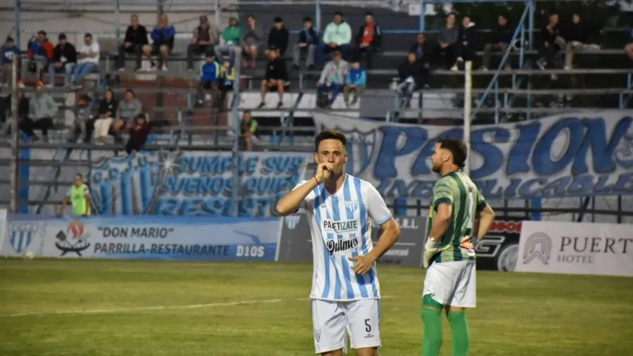 Juventud Unida debutó con autoridad y Facundo Britos marcó en su regreso triunfal a Gualeguaychú