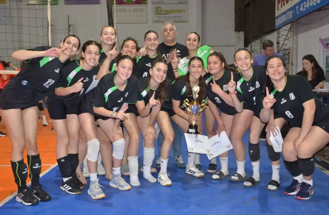 Racing ganó el título del Torneo Oficial en Sub 16 Femenino