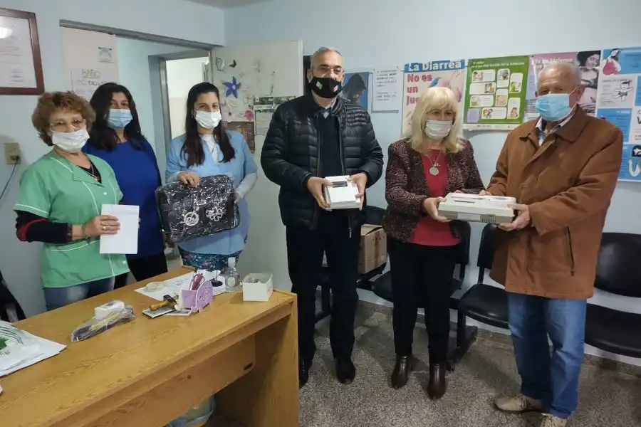 Entrega de equipamientos en Estación Clucellas y San Vicente