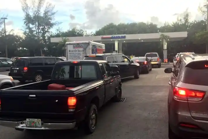 EVENTUAL ESCASEZ de gasolina mantiene en alerta a La Florida
