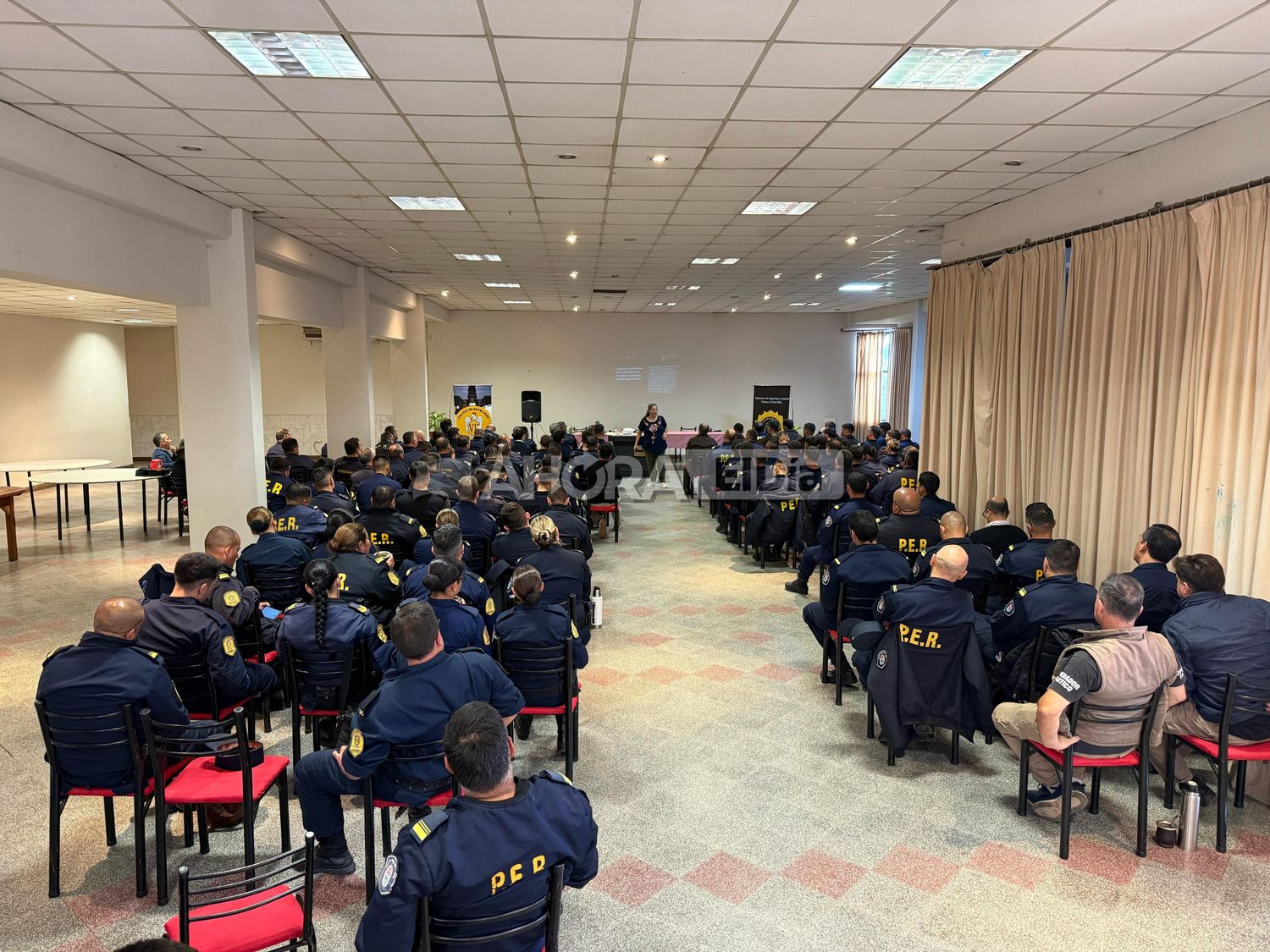 suicidio policia