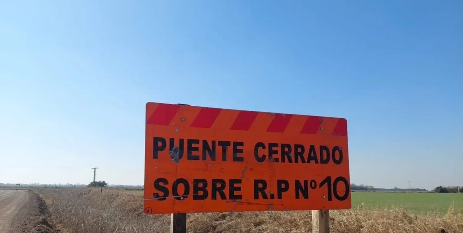 Vialidad Provincial cerró el puente sobre la Ruta 10, entre Sarmiento y Soutomayor: ¿por qué motivo?
