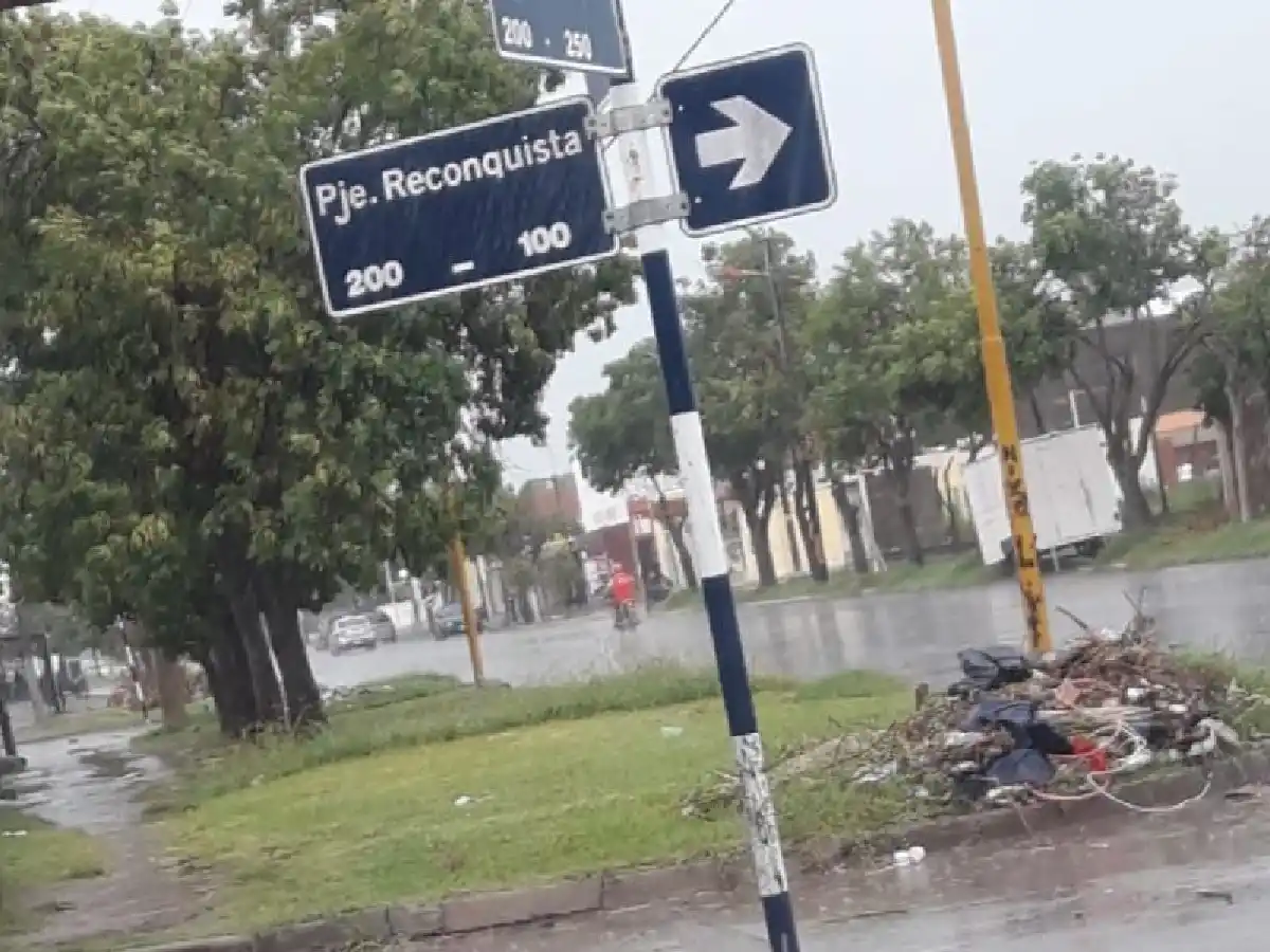 Denuncian a jóvenes violentos que se juntan en un pasaje de barrio San Francisco