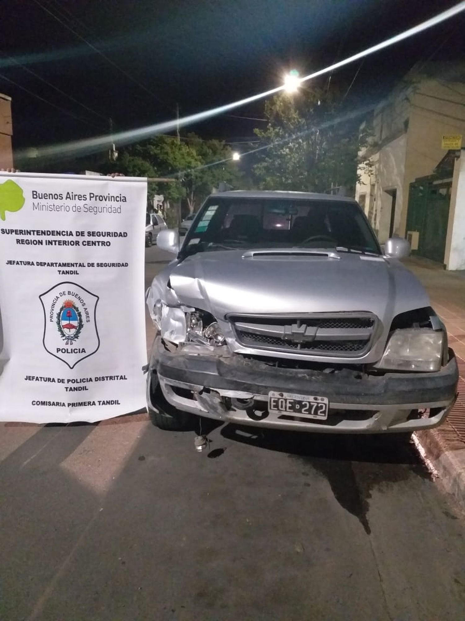 Por un violento choque en 9 de Julio y Belgrano un policía debió ser hospitalizado