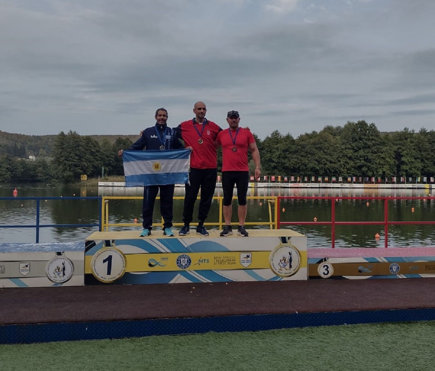 "Es una emoción muy grande" dijo Tito Palacios tras su medalla en el Mundial de Canotaje