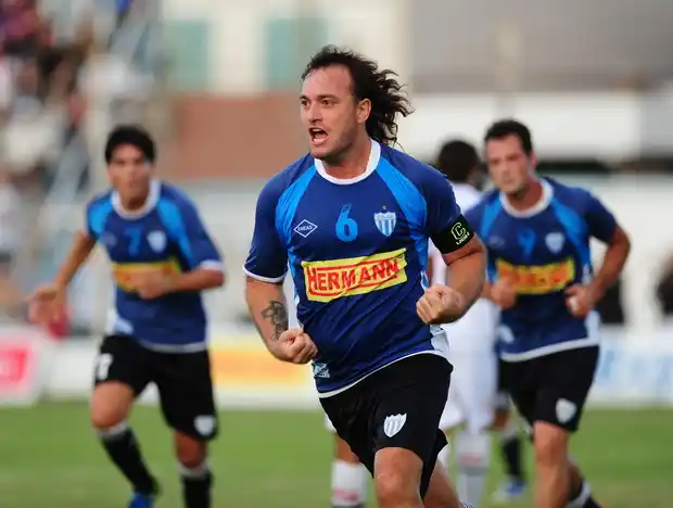 Juventud inicia el Nonagonal con una visita de riesgo a Rosario