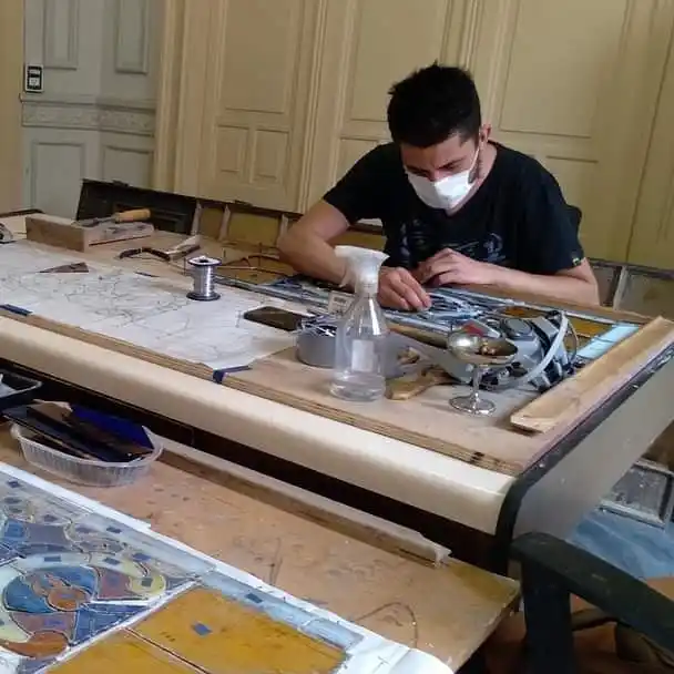 Dejando una huella en su labor con el arte