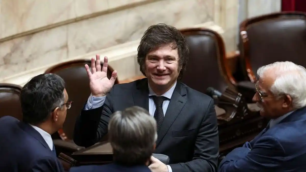 El Presidente ya había advertido que aún había más luego de informar sobre el DNU.